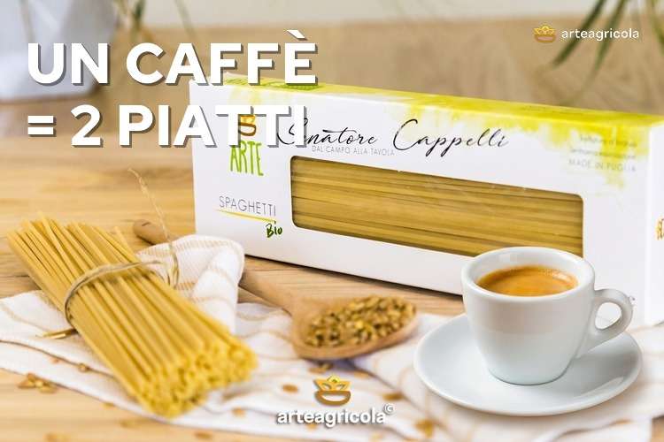 Pasta Senatore Cappelli arteagricola accanto a tazzina di espresso: un caff&egrave; vale due piatti di pasta, 0,60 euro l'uno